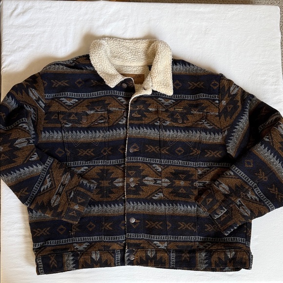 Wrangler Other - Wrangler Men's Brown and Blue Patterned Jacket with Sherpa Collar